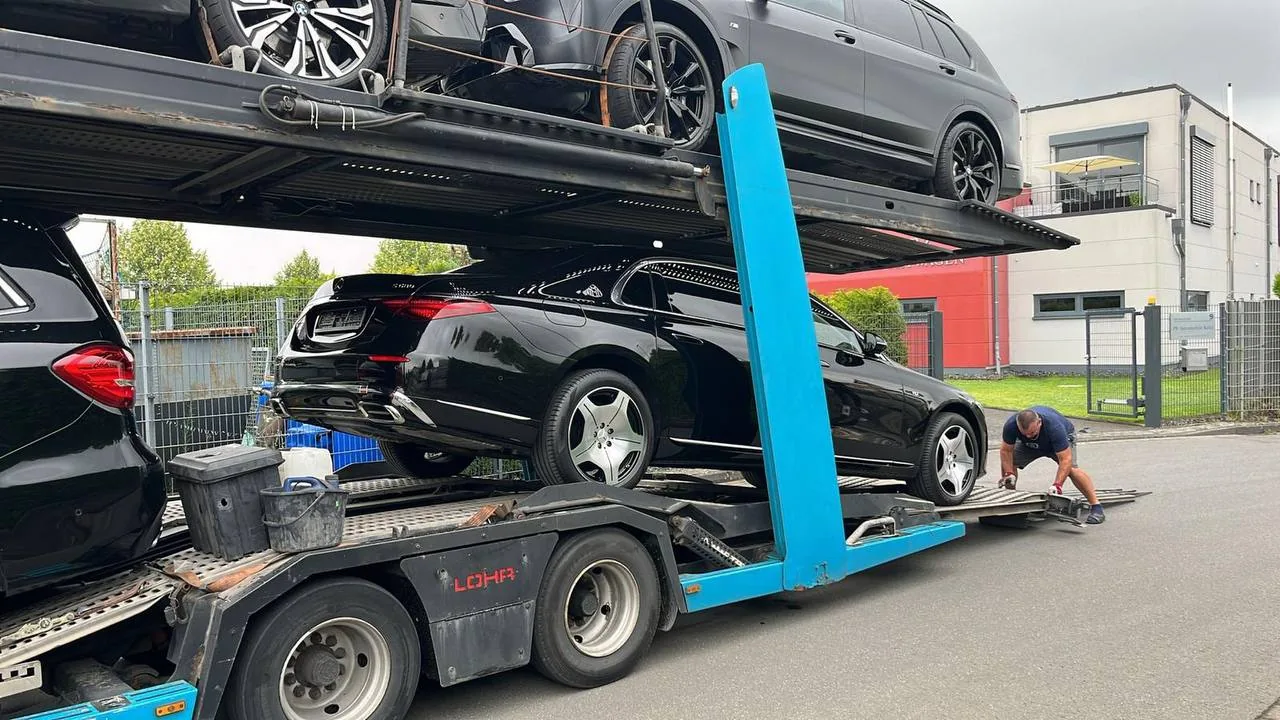 Наш автовоз с автомобилями клиентов